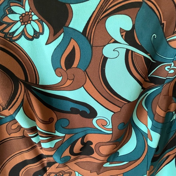 Dress - Picture 2 of 5